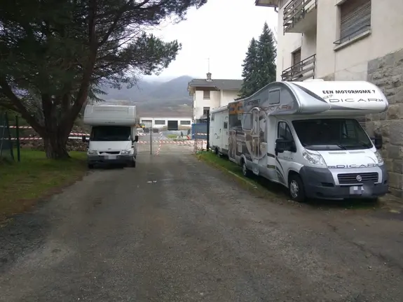 Las tres autocaravanas detenidas en Alsasua por circular con placas falsas POLICÍA FORAL