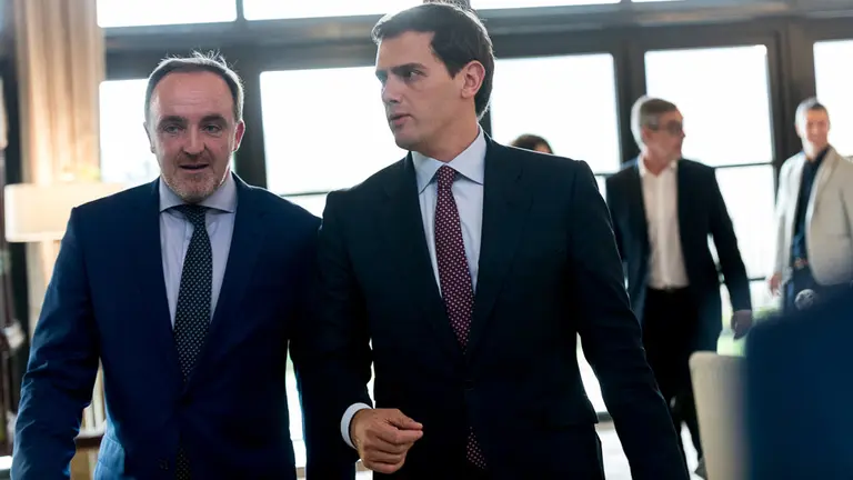 Javier Esparza y Albert Rivera cierran el pacto entre UPN y Ciudadanos para las próximas elecciones generales, autonómicas y municipales (65). IÑIGO ALZUGARAY