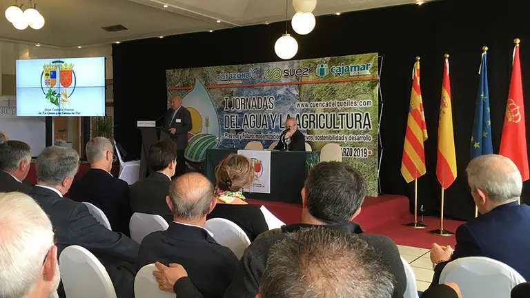 plano gral  cesar trillo andres del campo