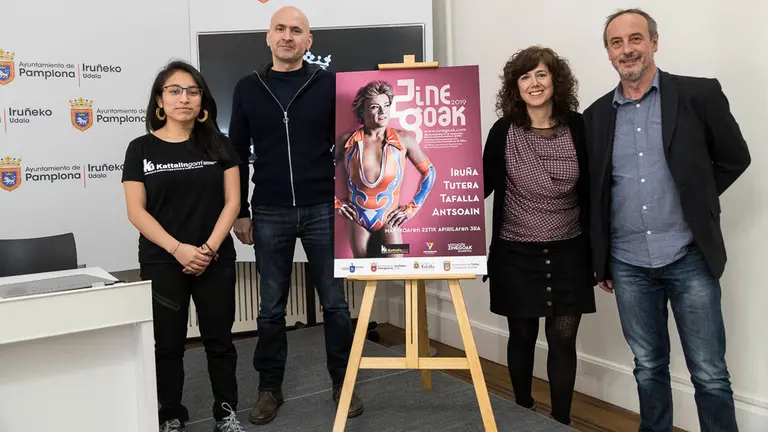 Patricia Perales, Arturo Goldaracena y Ander Oroz presentan el festival de cine 'Zinegoak 2019' en el Ayuntamiento de Pamplona (05). IÑIGO ALZUGARAY