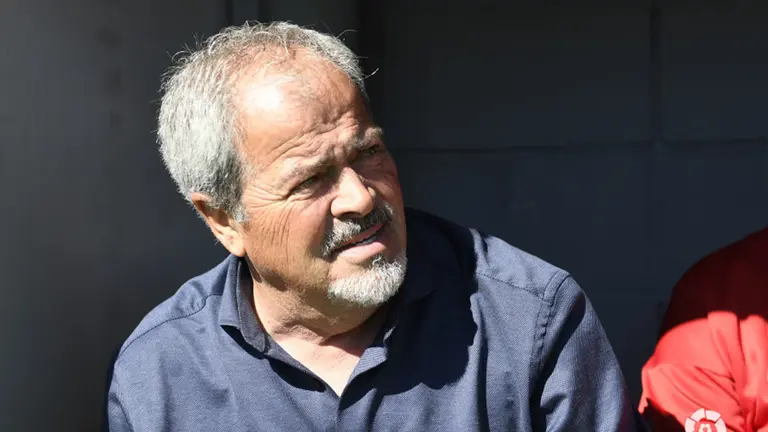 Antonio Iriondo entrena al Rayo Majadahonda. La Liga