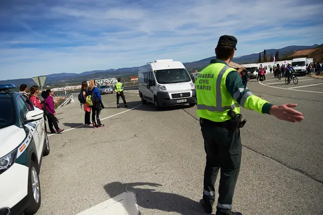 Miles de peregrinos participan en la segunda Javierada de 2019. PABLO LASAOSA 19