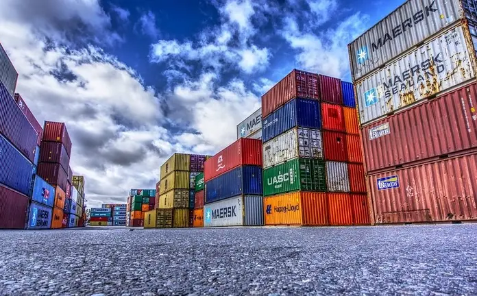 Imagen de archivo de varios contenedores ARCHIVO