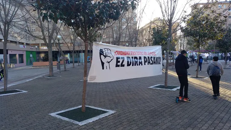 Pancarta contra Vox en Barañáin TWITTER