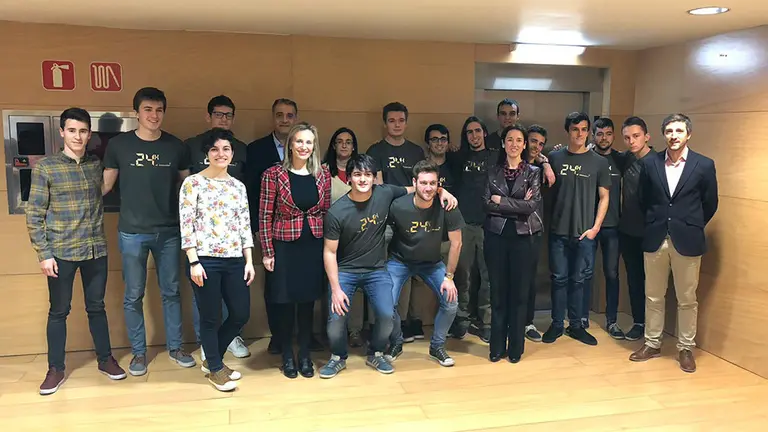El grupo de estudiantes de la UPN que ha participado gracias al Colegio de Graduados e ingenieros Técnicos Industriales de Navarra en el evento 24 horas de innovación Foto CITI NAVARRA