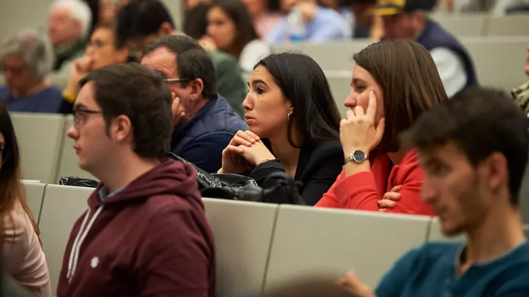 Carlos Alsina realiza su programa _Más de uno_ de Onda Cero desde la Facultad de Comunicación de la Universidad de Navarra 4