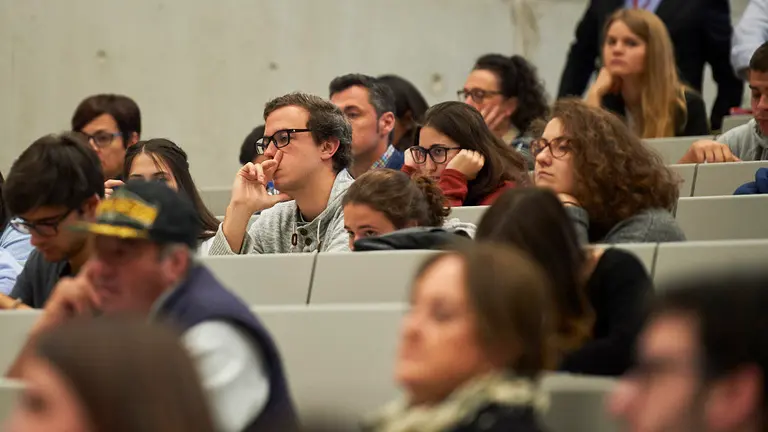 Carlos Alsina realiza su programa _Más de uno_ de Onda Cero desde la Facultad de Comunicación de la Universidad de Navarra 5
