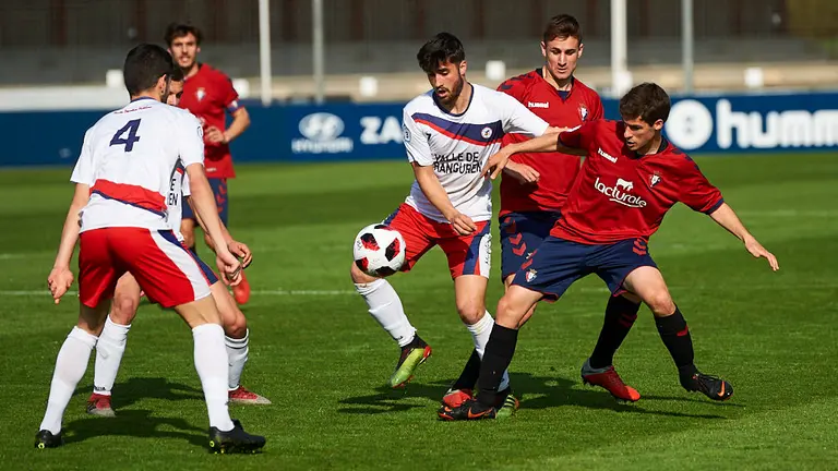 Partido entre Osasuna Promesas y Mutilvera en las instalaciones de Tajonar. Fotógrafo: Miguel Osés