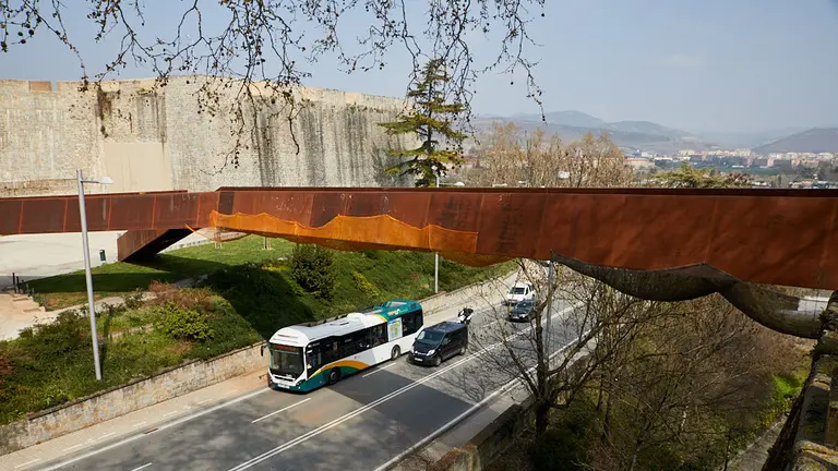 Pasarela peatonal en la cuesta de Labrit de Pamplona (11). IÑIGO ALZUGARAY