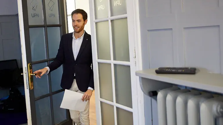 Los candidatos de Navarra Suma al Congreso y al Senado, Sergio Sayas y Ruth Goñi, exponen los retos y compromisos que asume la coalición ante las elecciones generales. IÑIGO ALZUGARAY