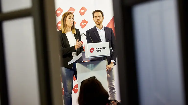 Los candidatos de Navarra Suma al Congreso y al Senado, Sergio Sayas y Ruth Goñi, exponen los retos y compromisos que asume la coalición ante las elecciones generales. IÑIGO ALZUGARAY
