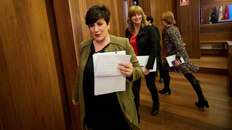 María Solana y Ana Ollo informan de los principales asuntos tratados en la sesión de Gobierno de Navarra  Tareas de derribo del edificio de los antiguos Cines Carlos III de Pamplona. IÑIGO ALZUGARAY