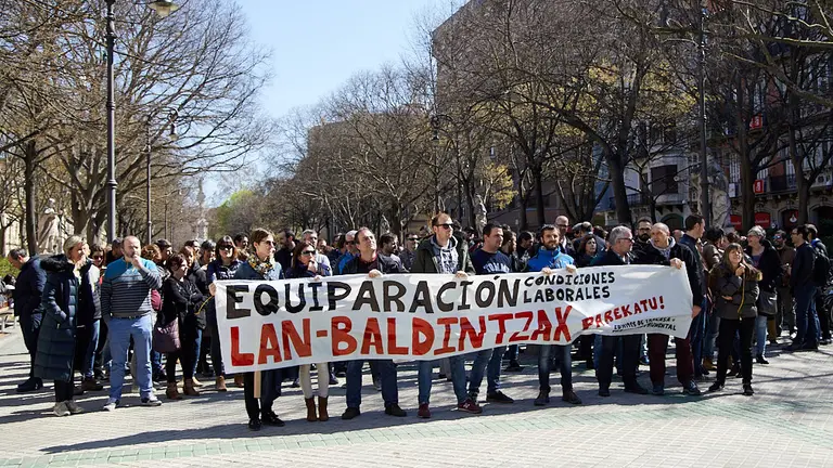 Concentración de trabajadores de Tracasa y Tracasa Instrumental (02). IÑIGO ALZUGARAY