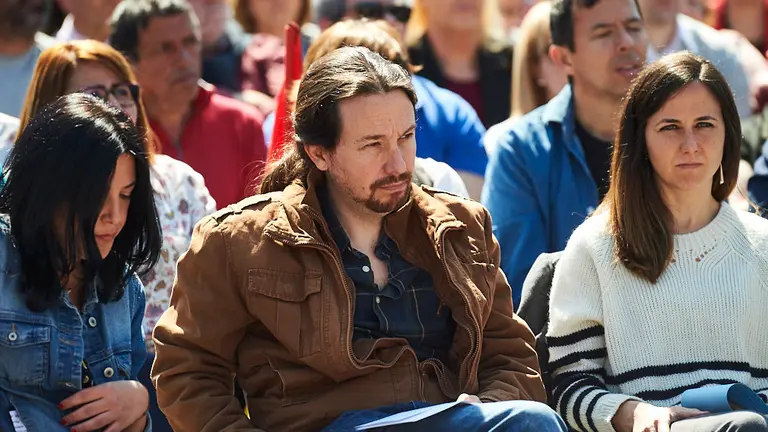 El secretario general de Podemos, Pablo Iglesias, interviene en un acto con la militancia del partido. MIGUEL OSÉS 4