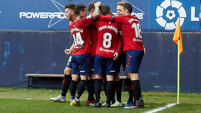 Partido de la Liga 123 entre Osasuna y Extremadura disputado en El Sadar (24). IÑIGO ALZUGARAY