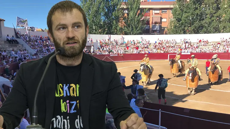 El alcalde de Estella, Koldo Leoz (Bildu), en una imagen sobre la plaza de toros de la localidad..