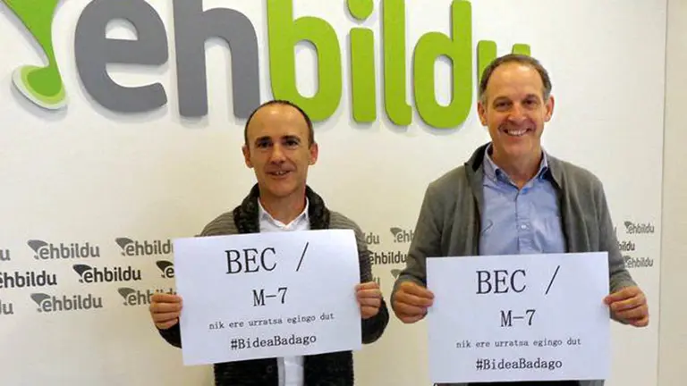 El europarlamentario de EH Bildu Josu Juaristi junto a Adolfo Araiz, representante de Bildu en Navarra. EH BILDU.