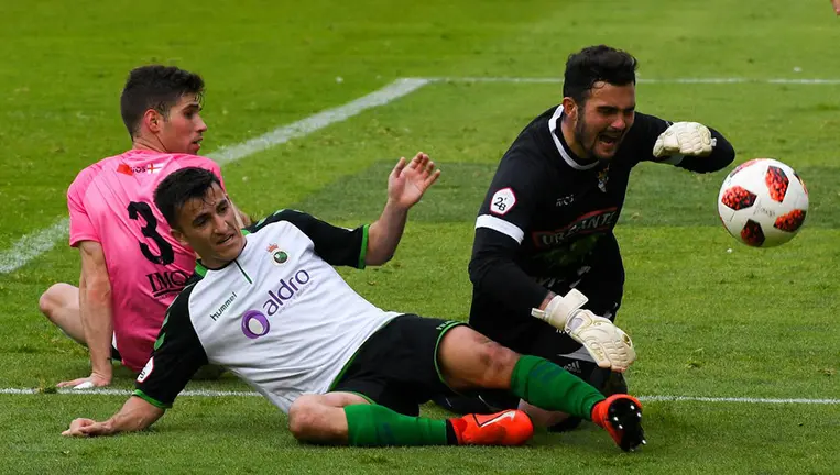 Partido Racing - Tudelano con Aitor Buñuel ante la meta ribera. @realracingclub.