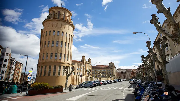 Edificio del colegio Santa María la Real 'Maristas' en la Avenida de Galicia de Pamplona (10). IÑIGO ALZUGARAY