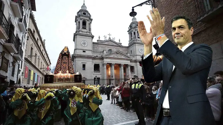 GRAF3216. PAMPLONA, 30/03/2018.- La imagen de La Dolorosa cierra la comitiva de la procesión del Santo Entierro que se ha celebrado esta tarde en Pamplona donde han participado más de 2.000 personas entre porteadores de los pasos que la componen mozorros, soldados, grupos de palmas o judíos, hachones y bandas de música. La Dolorosa, es obra de Rosendo Nobas, por la que se pagaron 200 pesetas en 1883, y necesita dos turnos de 24 porteadores cada uno para sus 1.180 kilos. EFEJesús Diges