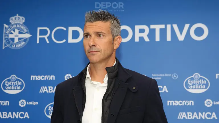 José Luis Martí ya dirige al Deportivo desde el banquillo. @RCDeportivo.