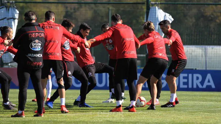 Entrenamiento del Deportivo en las instalaciones de Abegondo. .@RCDeportivo.