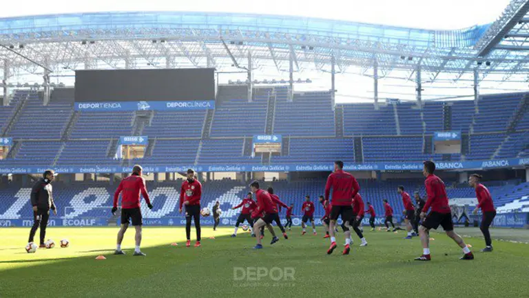 Entrenamiento del Deportivo en el estadio de Riazor. @RCDeportivo.