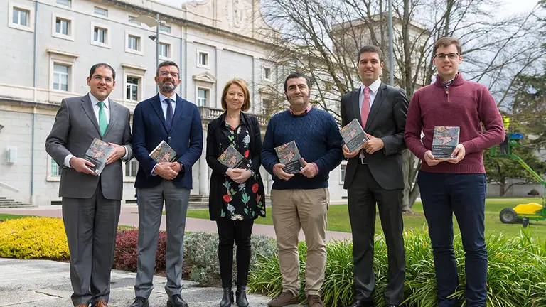 De izquierda a derecha, Gustavo Garduño, Pablo Pérez, Pilar Latasa, José Antonio Ullate, Manuel Andreu y Santiago de Navascués. CEDIDA