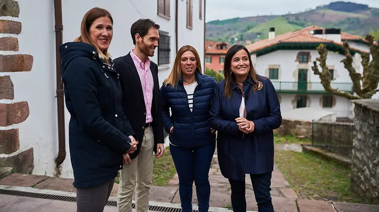 Acto de Navarra Suma en Vera de Bidasoa, con Sergio Sayas, Ruh Goñi, Amelia Salanueva y Cristina Sanz (11)