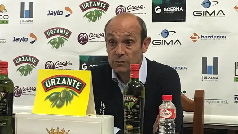 José Mari Lumbreras en rueda de prensa en el estadio Ciudad de Tudela. @CDTudelano.
