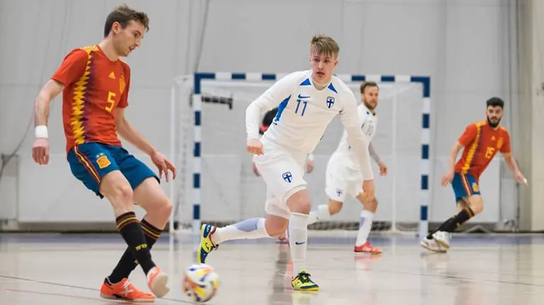 Sergio González con la selección española ante Finlandia. Cedida.