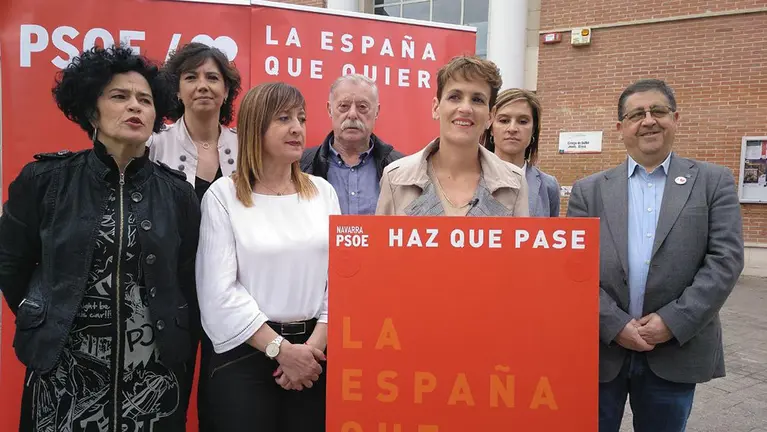 María Chivite durante un acto electoral frente al CHN PSN