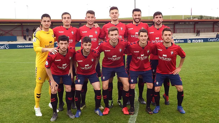 Equipo titular de Osasuna Promesas ante el CD Pamplona en Tajonar