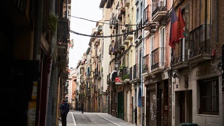 Vista del edificio de la calle Jarauta a la altura del número 13 (10)
