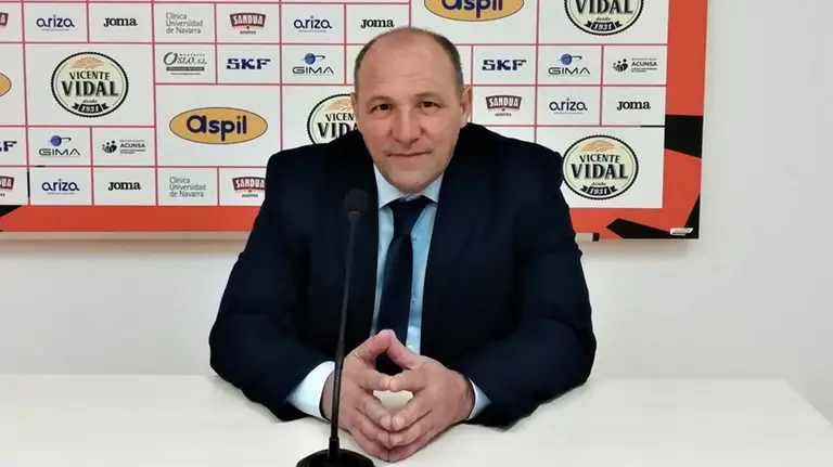 José Lucas Mena &#34;Pato&#34; en rueda de prensa. @RiberaNavarraFS.