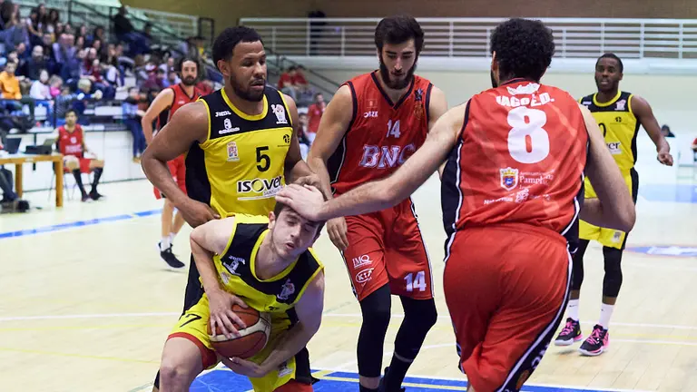 Basket Navarra se enfrenta a Baloncesto Azuqueca en Pamplona. PABLO LASAOSA 3