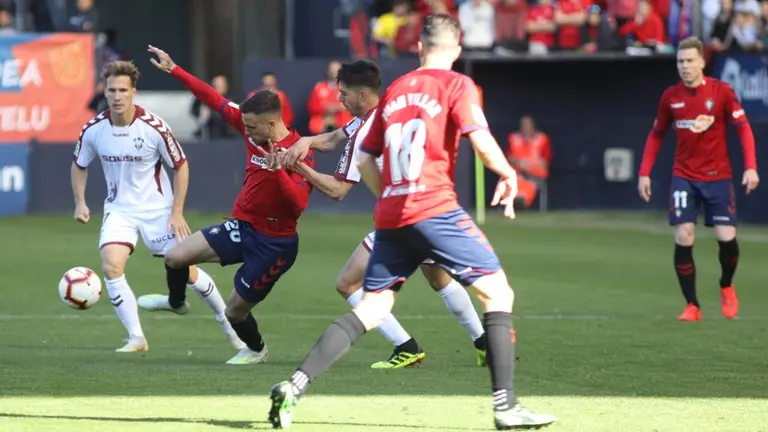 Partido entre Osasuna y el Albacete en el estadio El Sadar IÑIGO ALZUGARAY (2)