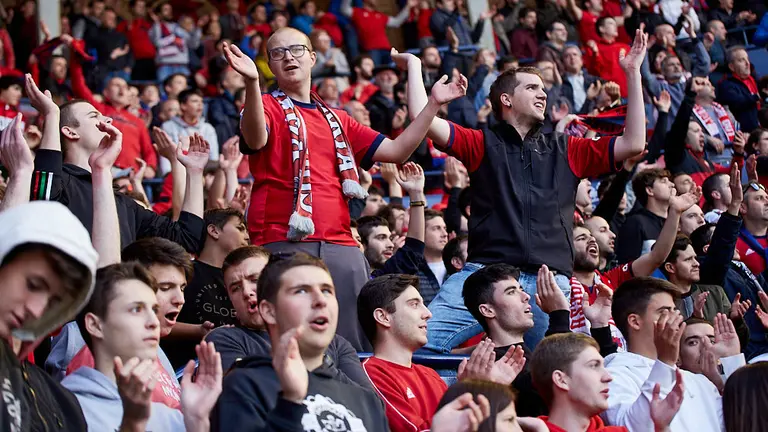La grada de El Sadar durante el partido de la Liga 123 entre Osasuna y Albacete (11). IÑIGO ALZUGARAY