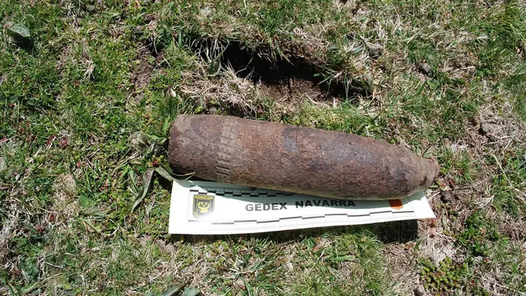 Uno de los proyectiles encontrados por la Guardia Civil en Navarra GUARDIA CIVIL