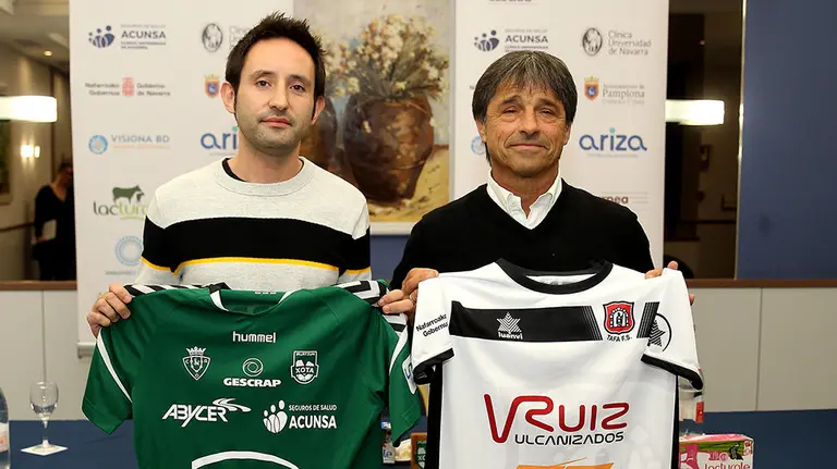 Esteban Martino y Tatono Arregui en la presentación del acuerdo de colaboración entre Osasuna Xota y Tafatrans. Cedida.
