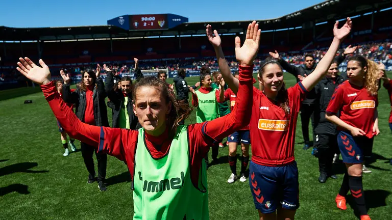 Osasuna Femenino - Santa Teresa Badajoz en El Sadar por el ascenso. MIGUEL OSÉS 31