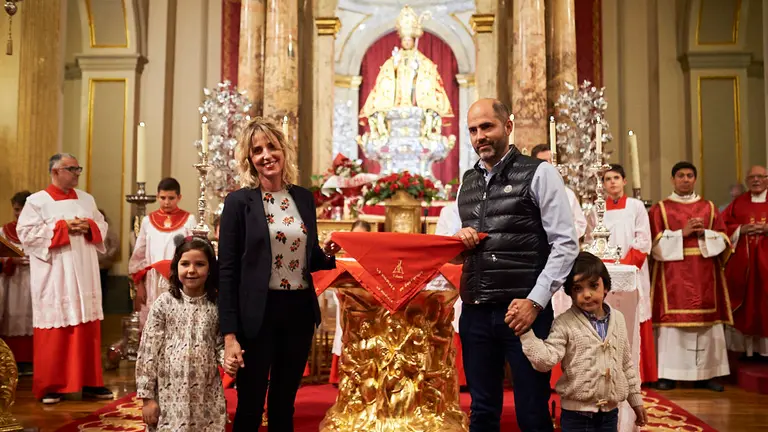 Quinto peldaño con homenaje a los colaboradores de la capilla de San Fermín y la procesión. PABLO LASAOSA. (14)