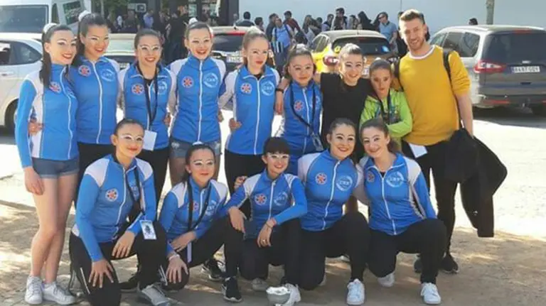 Participantes del club de hielo Huarte en Granada. Cedida.