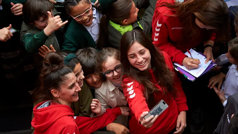 Recepción del Osasuna Femenino en el Ayuntamiento de Pamplona. MIGUEL OSÉS 12