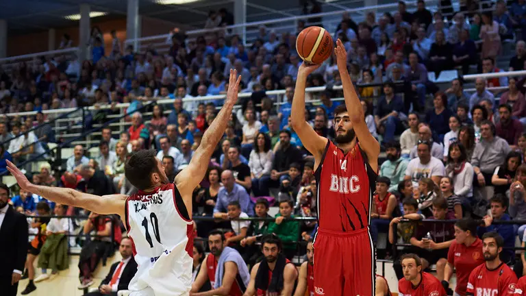 El Basket Navarra se enfrenta al Villarrobledo en el  pabellón Arrosadía de Pamplona. PABLO LASAOSA 10
