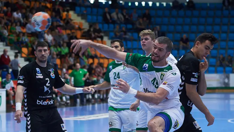 Partido entre el Anaitasuna y Sinfín Santander en Pamplona. PABLO LASAOSA 6
