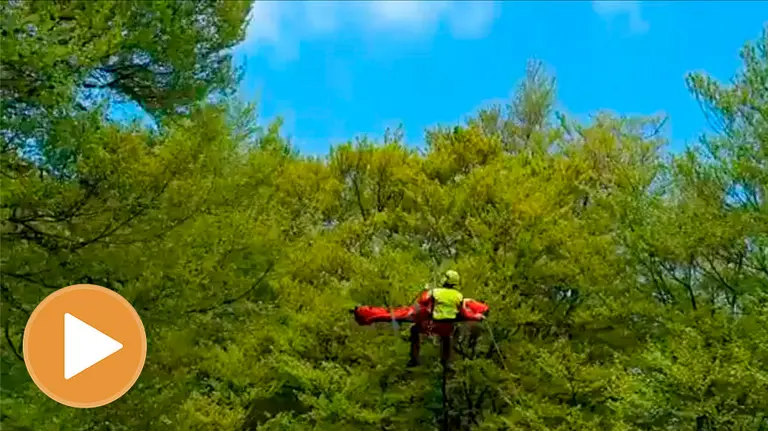 Rescate de un hombre herido tras una caída en un monte del Baztán (player) BOMBEROS DE NAVARRA