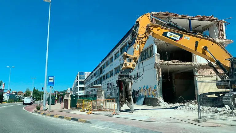 Derribo de la Superser para la construcción del nuevo Ikea en Pamplona NAVARRACOM (1)