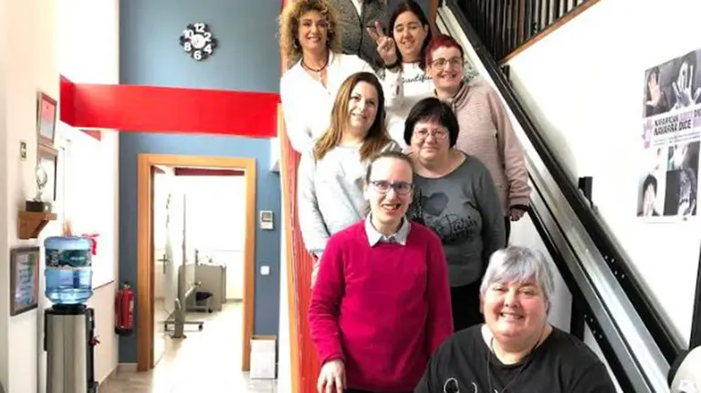 Imagen de un grupo de empoderamiento COCEMFE