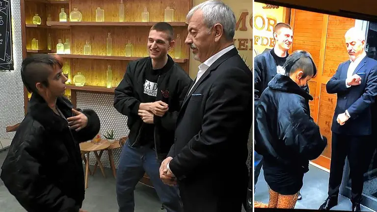 Imagen de la comensal de First dates, el programa de citas románticas de Cuatro, que eructó a la cara al presentador Carlos Sobera antes de despedirse MEDIASET1